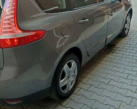 Серый Рено Гранд Сценик, объемом двигателя 1.5 л и пробегом 210 тыс. км за 9650 $, фото 18 на Automoto.ua