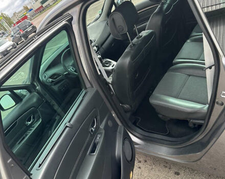 Серый Рено Гранд Сценик, объемом двигателя 1.6 л и пробегом 222 тыс. км за 8900 $, фото 10 на Automoto.ua