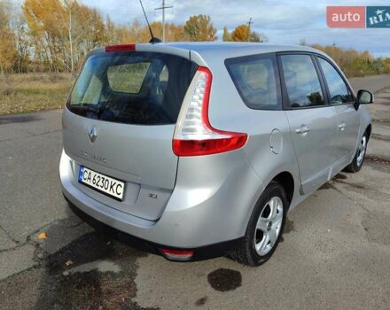 Рено Гранд Сценик 2013 в Черкассах на Automoto.ua Серый Рено Гранд Сценик, объемом двигателя 1.5 л и пробегом 254 тыс. км за 8650 $, фото 10 на Automoto.ua