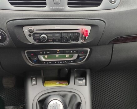 Сірий Рено Гранд Сценік, об'ємом двигуна 1.6 л та пробігом 212 тис. км за 10000 $, фото 7 на Automoto.ua