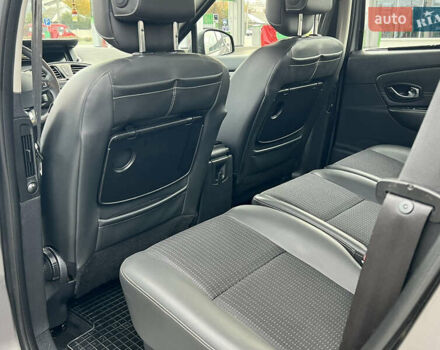 Сірий Рено Гранд Сценік, об'ємом двигуна 1.5 л та пробігом 210 тис. км за 10000 $, фото 61 на Automoto.ua