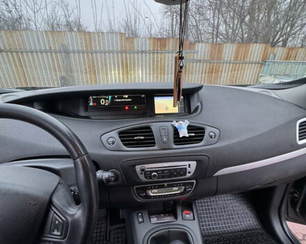 Сірий Рено Гранд Сценік, об'ємом двигуна 1.6 л та пробігом 251 тис. км за 9300 $, фото 34 на Automoto.ua