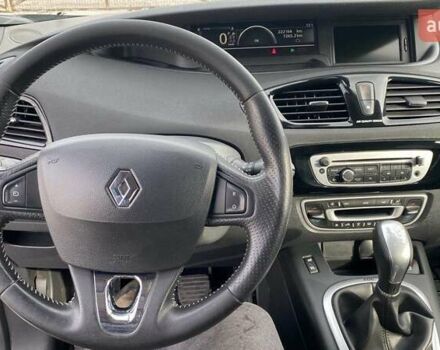 Серый Рено Гранд Сценик, объемом двигателя 1.5 л и пробегом 307 тыс. км за 10000 $, фото 3 на Automoto.ua