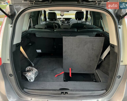 Серый Рено Гранд Сценик, объемом двигателя 0 л и пробегом 207 тыс. км за 10999 $, фото 49 на Automoto.ua