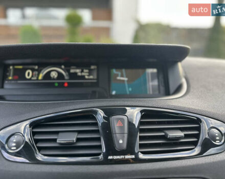 Серый Рено Гранд Сценик, объемом двигателя 1.6 л и пробегом 229 тыс. км за 10650 $, фото 64 на Automoto.ua