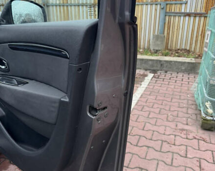 Сірий Рено Гранд Сценік, об'ємом двигуна 1.6 л та пробігом 251 тис. км за 9300 $, фото 46 на Automoto.ua