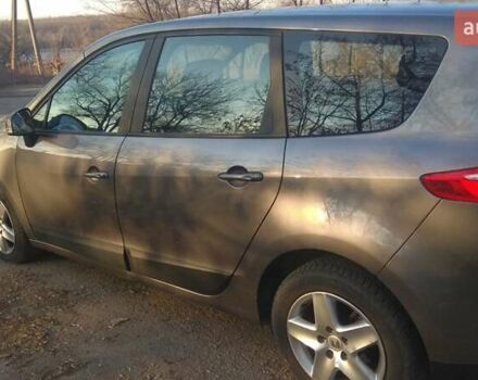 Серый Рено Гранд Сценик, объемом двигателя 1.5 л и пробегом 260 тыс. км за 10000 $, фото 3 на Automoto.ua