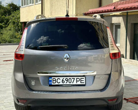 Сірий Рено Гранд Сценік, об'ємом двигуна 1.6 л та пробігом 270 тис. км за 8199 $, фото 5 на Automoto.ua