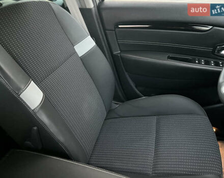 Серый Рено Гранд Сценик, объемом двигателя 0 л и пробегом 207 тыс. км за 10999 $, фото 32 на Automoto.ua