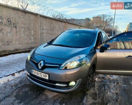 Серый Рено Гранд Сценик, объемом двигателя 1.6 л и пробегом 150 тыс. км за 10000 $, фото 2 на Automoto.ua
