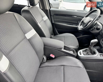 Серый Рено Гранд Сценик, объемом двигателя 1.5 л и пробегом 282 тыс. км за 9500 $, фото 26 на Automoto.ua