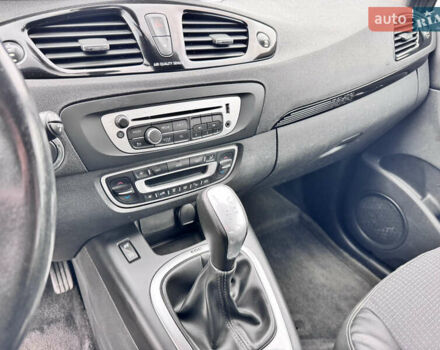 Серый Рено Гранд Сценик, объемом двигателя 1.5 л и пробегом 282 тыс. км за 9500 $, фото 12 на Automoto.ua