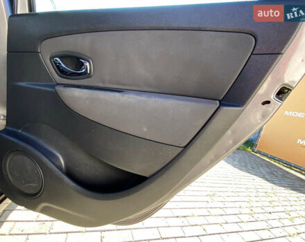 Серый Рено Гранд Сценик, объемом двигателя 1.5 л и пробегом 225 тыс. км за 9500 $, фото 20 на Automoto.ua