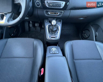 Серый Рено Гранд Сценик, объемом двигателя 1.6 л и пробегом 220 тыс. км за 9299 $, фото 23 на Automoto.ua