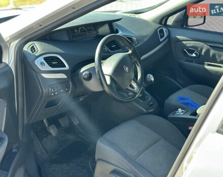 Серый Рено Гранд Сценик, объемом двигателя 1.46 л и пробегом 250 тыс. км за 8000 $, фото 10 на Automoto.ua