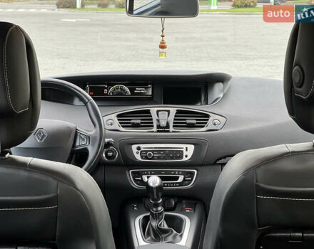 Сірий Рено Гранд Сценік, об'ємом двигуна 1.5 л та пробігом 210 тис. км за 10000 $, фото 73 на Automoto.ua