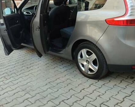 Серый Рено Гранд Сценик, объемом двигателя 1.5 л и пробегом 210 тыс. км за 9650 $, фото 11 на Automoto.ua