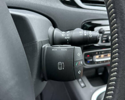 Сірий Рено Гранд Сценік, об'ємом двигуна 1.5 л та пробігом 225 тис. км за 10899 $, фото 37 на Automoto.ua