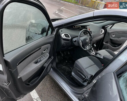 Серый Рено Гранд Сценик, объемом двигателя 1.5 л и пробегом 220 тыс. км за 8500 $, фото 17 на Automoto.ua