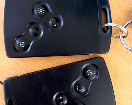 Серый Рено Гранд Сценик, объемом двигателя 1.5 л и пробегом 175 тыс. км за 9000 $, фото 5 на Automoto.ua