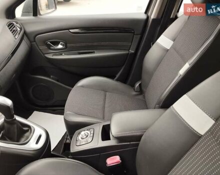 Серый Рено Гранд Сценик, объемом двигателя 1.5 л и пробегом 219 тыс. км за 10400 $, фото 24 на Automoto.ua