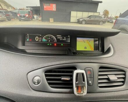 Сірий Рено Гранд Сценік, об'ємом двигуна 1.6 л та пробігом 251 тис. км за 9200 $, фото 4 на Automoto.ua