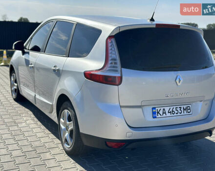 Серый Рено Гранд Сценик, объемом двигателя 1.46 л и пробегом 250 тыс. км за 8000 $, фото 3 на Automoto.ua