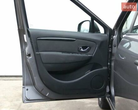 Серый Рено Гранд Сценик, объемом двигателя 1.6 л и пробегом 294 тыс. км за 7900 $, фото 9 на Automoto.ua