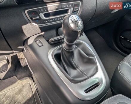Рено Гранд Сценік 2013 у Луцьку на Automoto.ua Сірий Рено Гранд Сценік, об'ємом двигуна 1.2 л та пробігом 147 тис. км за 8850 $, фото 44 на Automoto.ua