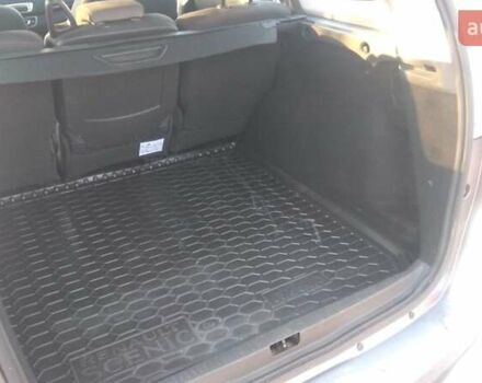 Серый Рено Гранд Сценик, объемом двигателя 1.5 л и пробегом 260 тыс. км за 10000 $, фото 19 на Automoto.ua