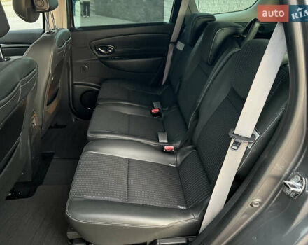 Серый Рено Гранд Сценик, объемом двигателя 0 л и пробегом 207 тыс. км за 10999 $, фото 43 на Automoto.ua