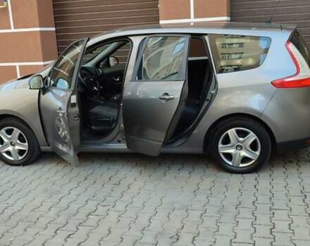 Серый Рено Гранд Сценик, объемом двигателя 1.5 л и пробегом 210 тыс. км за 9650 $, фото 10 на Automoto.ua