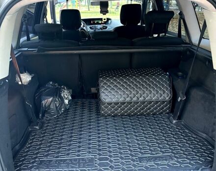 Серый Рено Гранд Сценик, объемом двигателя 1.5 л и пробегом 230 тыс. км за 8600 $, фото 5 на Automoto.ua