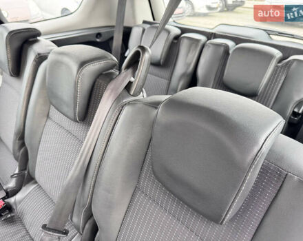 Серый Рено Гранд Сценик, объемом двигателя 1.5 л и пробегом 282 тыс. км за 9500 $, фото 17 на Automoto.ua