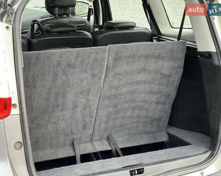 Сірий Рено Гранд Сценік, об'ємом двигуна 1.5 л та пробігом 210 тис. км за 10000 $, фото 75 на Automoto.ua