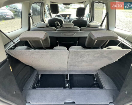 Серый Рено Гранд Сценик, объемом двигателя 1.6 л и пробегом 212 тыс. км за 8778 $, фото 40 на Automoto.ua