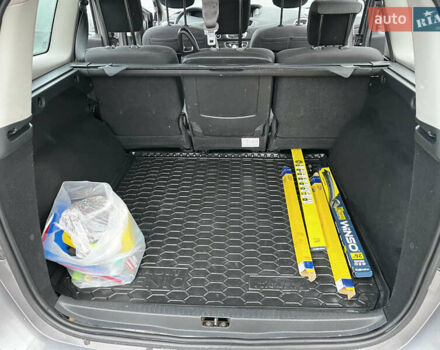 Серый Рено Гранд Сценик, объемом двигателя 1.5 л и пробегом 220 тыс. км за 8500 $, фото 11 на Automoto.ua