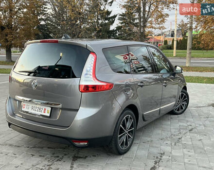 Серый Рено Гранд Сценик, объемом двигателя 0 л и пробегом 207 тыс. км за 10999 $, фото 6 на Automoto.ua