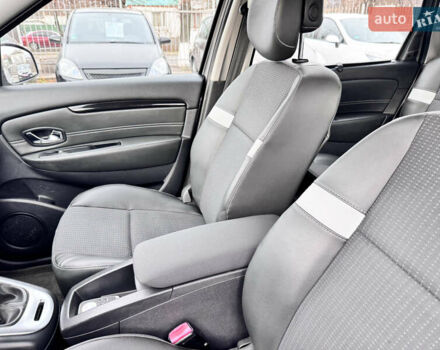 Серый Рено Гранд Сценик, объемом двигателя 1.5 л и пробегом 282 тыс. км за 9500 $, фото 10 на Automoto.ua