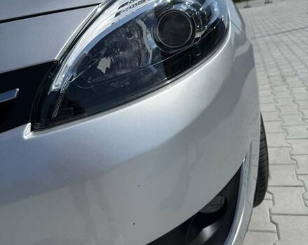 Серый Рено Гранд Сценик, объемом двигателя 1.6 л и пробегом 260 тыс. км за 9300 $, фото 2 на Automoto.ua