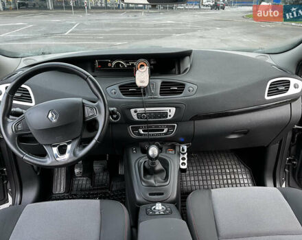 Серый Рено Гранд Сценик, объемом двигателя 1.5 л и пробегом 220 тыс. км за 8500 $, фото 13 на Automoto.ua