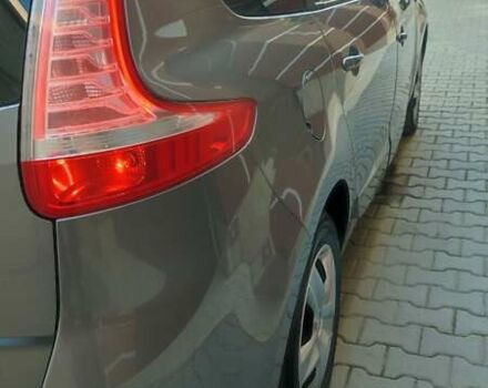 Серый Рено Гранд Сценик, объемом двигателя 1.5 л и пробегом 210 тыс. км за 9650 $, фото 19 на Automoto.ua