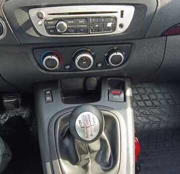 Рено Гранд Сценик 2013 в Львове на Automoto.ua Серый Рено Гранд Сценик, объемом двигателя 1.46 л и пробегом 212 тыс. км за 8649 $, фото 13 на Automoto.ua