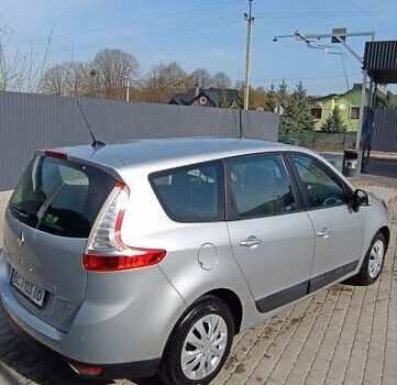 Сірий Рено Гранд Сценік, об'ємом двигуна 1.46 л та пробігом 212 тис. км за 8650 $, фото 6 на Automoto.ua