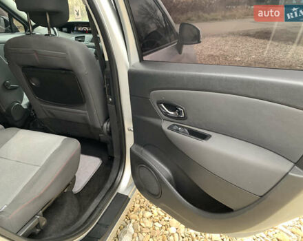 Сірий Рено Гранд Сценік, об'ємом двигуна 1.5 л та пробігом 304 тис. км за 8950 $, фото 26 на Automoto.ua