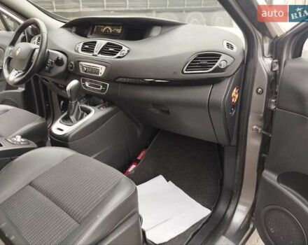 Серый Рено Гранд Сценик, объемом двигателя 1.5 л и пробегом 219 тыс. км за 9900 $, фото 18 на Automoto.ua