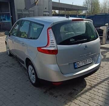 Серый Рено Гранд Сценик, объемом двигателя 1.46 л и пробегом 212 тыс. км за 8650 $, фото 3 на Automoto.ua