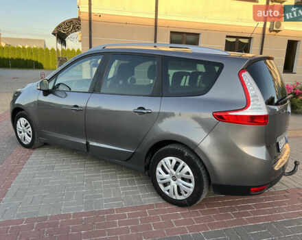 Серый Рено Гранд Сценик, объемом двигателя 1.6 л и пробегом 203 тыс. км за 8990 $, фото 17 на Automoto.ua