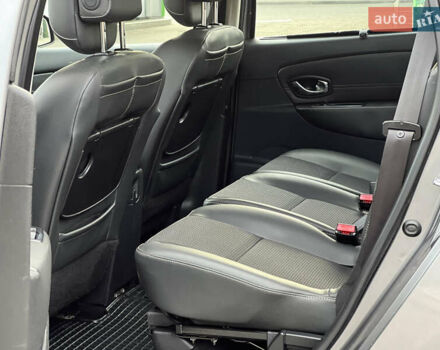 Сірий Рено Гранд Сценік, об'ємом двигуна 1.5 л та пробігом 210 тис. км за 10000 $, фото 57 на Automoto.ua