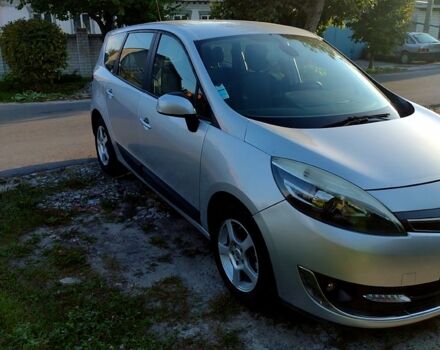 Серый Рено Гранд Сценик, объемом двигателя 1.5 л и пробегом 220 тыс. км за 9000 $, фото 1 на Automoto.ua